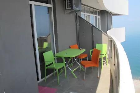 Apartment On Kobaladze Str 2 Батуми Екстериор снимка